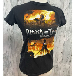 Attack on Titan Womens Medium Short Sleeve 100% Cotton Crew Neck Tee Shirt